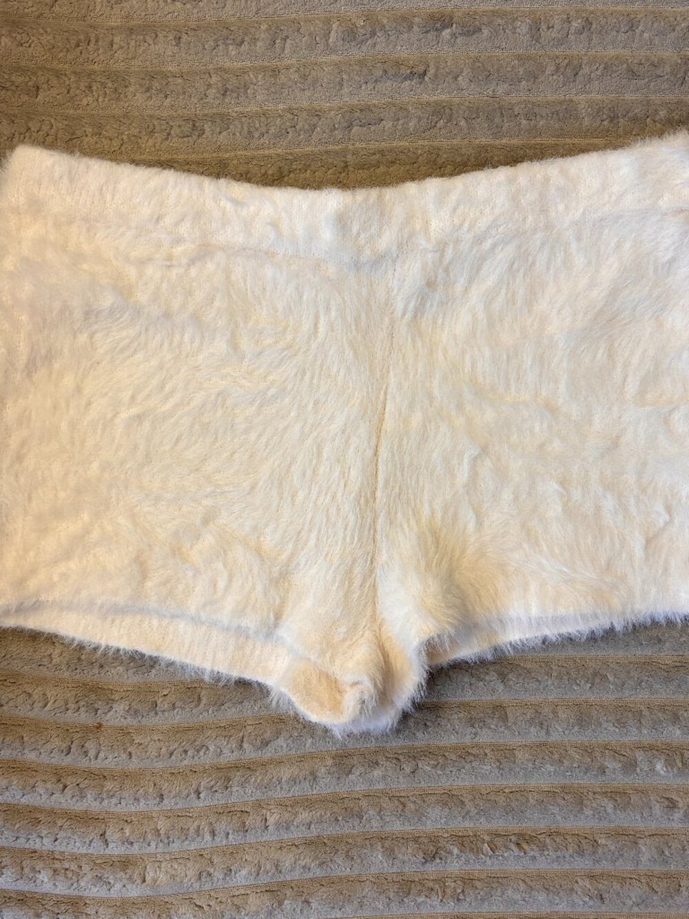 Victoria's Secret Cozy Coquette White Fuzzy Mini Lounge Shorts Size M